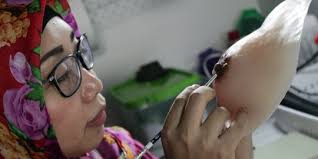 Payudara nyeri sebelah kiri adalah kondisi medis yang bisa menimbulkan banyak pertanyaan bagi wanita, salah satunya mengenai pentingnya memeriksakan diri ke dokter.menurut medical editor sehatq, dr. Ini Alasan Payudara Sebelah Kiri Berukuran Lebih Besar Dibanding Sebelah Kanan Merdeka Com