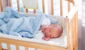 Warm und sicher ist ihr baby auf jeden fall mit einem babyschlafsack eingepackt. Decke Oder Schlafsack Furs Baby Vor Und Nachteile