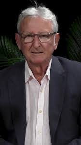 Vincent Batten's Instagram, Twitter & Facebook