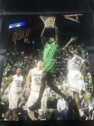 Oregon shtatidagi yangi tug'ilgan qiz sifatida bell har o'yinda o'rtacha 5,1 ochko, 6,1 ribaunt va 2,7. Jordan Bell Oregon Ducks Nba Golden State Signed Autographed 11x14 Photo Coa Ebay