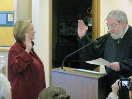 December 2013 Longtime Edmonds Cc Dean Nicola Smith Gets Sworn Is Mayor Of Lynnwood Talk Show Scenes Nicolas