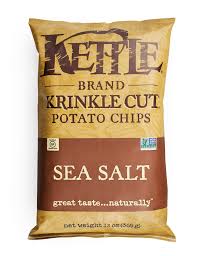 Kettle foods, картофельные чипсы, сметана и лук, 142 г (5 унций). Sea Salt Kettle Brand
