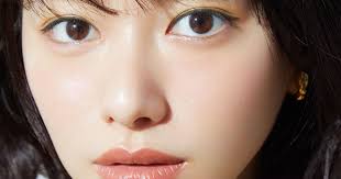 notピンクでも 可愛いね と褒められたい 河北メイクで山本舞香さんがガーリーfaceに変身 マキアオンライン maquia online 河北メイク 変身メイク メイク