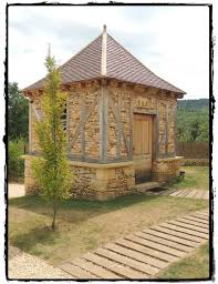 Pigeonnier Pigeonnier Maison Dans Les Arbres Maison Abandonnee