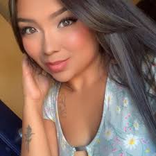 Where are free or cheap places to take pictures with Santa in San Antonio?