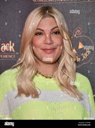 Tori spelling hi-res stock photography and images