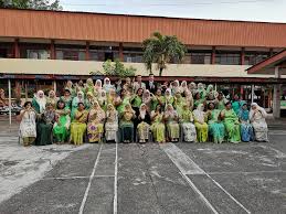 Ia memberikan pendidikan percuma dan berkualiti. Sambutan Hari Guru 2018 Guru Smk Seri Puteri Ipoh Facebook