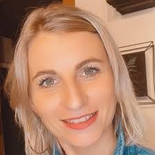 Anne Gruner's Instagram, Twitter & Facebook