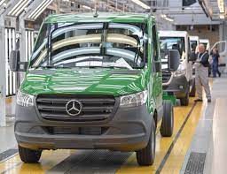 However, mercedes offer an uprated towing capacity by uprating the tow hitch and this can be increased to either 2800kg or 3500kg. The Mercedes Sprinter 4x4 Might Put Pickup Trucks Out Of Business