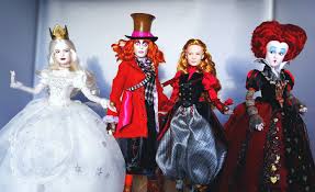 Hol dir dein alice im wunderland merch online! Wallpaper Film Glass Movie Store Doll Dolls Looking Alice Ds Disney Collection Le Through Mad Miranda Wonderland Limited Edition Hatter Throughthelookingglass Queenofhearts Redqueen Underland Whitequeen Iracebeth 2782x1698