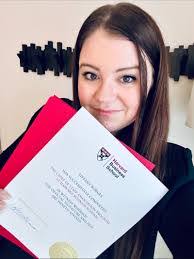 Shannon Silvers's Instagram, Twitter & Facebook