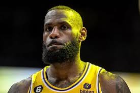 LeBron James left red-faced as showboat dunk fails in Los Angeles Lakers  loss
