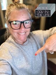 Lisa Lanphere's Instagram, Twitter & Facebook