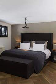 Minimalist Bedroom Ideas Perfect For Being On A Budget Luxury Bedroom Decor Bedroom Interior Simple Bedroom