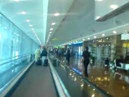 نشرت شركة ميناء القاهرة الدولى بالتعاون مع البنك المركزى عددا من اللافتات التعريفية داخل صالات السفر والوصول لتعريف وأوضح البنك المركزى أنه يتم السماح للمسافرين المغادرين من غير المصريين فقط بحمل ما تبقى من المبالغ السابق الإقرار عنها عند الوصول. Ù…Ø·Ø§Ø± Ø§Ù„Ù‚Ø§Ù‡Ø±Ø© Ø§Ù„Ø¯ÙˆÙ„ÙŠ Youtube