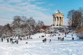 In münchen genießen die menschen das winterwetter und verwandeln den engischen garten kurzerhand in ein wintersportgebiet. Winter In Munchen Umgebung 18 Spaziergange Und Ausfluge