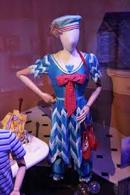 Emily Blunt Mary Poppins Returns Can You Imagine That Costume Mary Poppins Poppins Girl Costumes