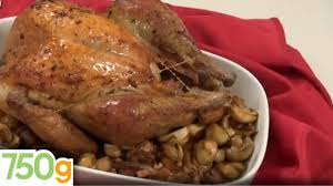 Vingt minutes avant la fin de la cuisson, ajouter les 500 g restants de marrons tout autour de la dinde. Recette De La Dinde Aux Marrons 750g Youtube