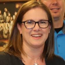 Amanda Suess's Instagram, Twitter & Facebook