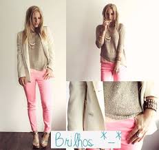 Calça Social Bege Feminina Combina Com Qual Cor De Camisa Como Usar Calca Rosa Calca Rosa Roupa Bege Roupas Bonitas