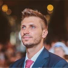 Voilà c'est fini” Il est temps pour moi de refermer ce qui restera, sans…