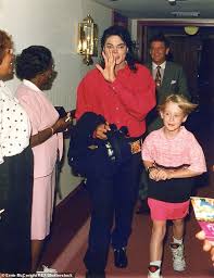 Michael Jackson Paraded His Friendships With Boys And Fans Ignored It Photos Of Michael Jackson Michael Jackson Jackson