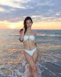 Zeinab Harake - Zeinab Harake added a new photo.