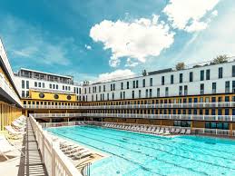 Derrière la place de la nation, et juste avant le périphérique, se trouve la piscine roger le gall. Paris Les Piscines Decouvertes Les Plus Cool A Tester Masalledesport