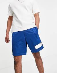 So you need a comfortable pair to wear best men's basketball shorts: New Balance Basketball Shorts Mit Logo In Blau Asos