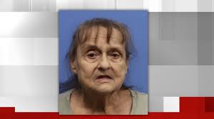 GRAPHIC: Woman survives vicious bear attack while