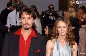 Florent pagny et azucena caamaño sont en couple depuis plus de 25 ans désormais. Vanessa Paradis De Johnny Depp A Florent Pagny Ses Histoires D Amour Mouvementees Purebreak