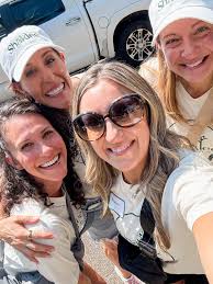 Day 2 in New Orleans was one I'll never forget. We started the morning at  the New Orleans Mission packing bags, handing out meals, praying with  strangers, and seeing firsthand what “love