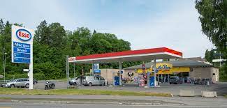 Enkelte stasjoner selger også avgiftsfri diesel, flytende petroleumsgass, naturgass, biodiesel, etanol og parafin. Esso Bensinstasjon Baerumsveien Haslum Baerum Akershusbasen Digitaltmuseum