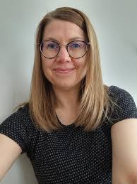 Ilona Carter's Instagram, Twitter & Facebook