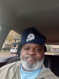 Larry Luckett's Instagram, Twitter & Facebook