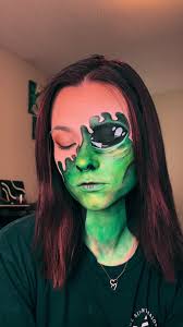 👽 pre shower makeup time #alienmakeupinspired #alien #makeup