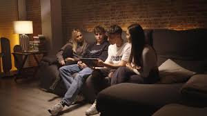 Telemadrid estrena Generación pornografía, serie documental que analiza  la relación actual entre adolescentes y sexo