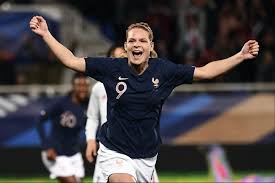 Durant ce rassemblement, deux rencontres amicales seront disputées à huis clos : Tout Savoir Sur Eugenie Le Sommer La Serial Buteuse De L Equipe De France Feminine De Foot Cnews