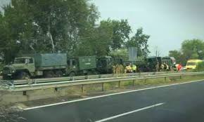 Egy tálba öntjuk a lisztet, 2 deciliter vizet és a felfutott élesztőnket, majd jól összegyűrjük. Egy Katona Is Meghalt Az M7 Esen Tortent Konvojbalesetben 15 Km Es A Torlodas