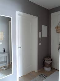 Living Warum Du Kleine Raume In Dunklen Farben Streichen Kannst In 2020 Kleiner Raum Dunkle Raume Haus Und Heim