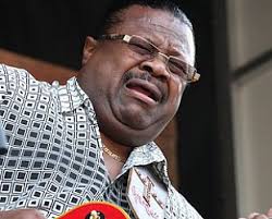 AMIRIA GRENELL, SHE WHO DOES/DOESN'T FIT (2024): The reward of being beyond  categories