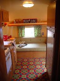 Retaper Une Caravane Prenons Le Temps Relooking Caravane Caravane Airstream Vintage