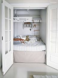 Sleeping Closet To Connect With Us And Our Community Of People From Australia And Around The World Learning How To Live Large In Small Petit Appartement Idee Deco Studio