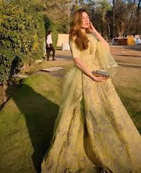 Pishwas raw silk embroidered front & back. Top 10 Formal And Casual Looks Of Naimal Khawar Khan Reviewit Pk