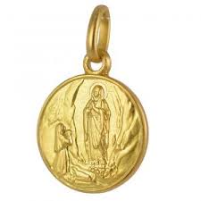 Madonna di pompei is situated east of trivio di formia. Medaglia Madonna Di Pompei In Oro Giallo 16 Mm Gioielloro It La Tua Gioiell