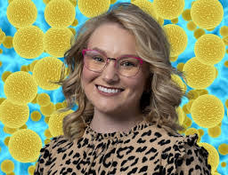 Alexis Meadows's Instagram, Twitter & Facebook