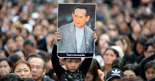 พระบรมฉายาลักษณ์ในหลวง รัชกาลที่ 9 กับ 15 รูปในหลวง รัชกาลที่. à¹ƒà¸™à¸«à¸¥à¸§à¸‡ à¸£ 9 Archives Sarakadee Lite