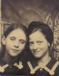 Wanda Louise Gartrell Phillips (1928-1994)