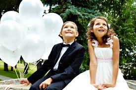 Kleines spielzeug wie etwa autos. Kinder Bei Der Hochzeit Mit Einbinden So Funktioniert Das