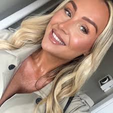 Awwww how amazing is this ? Thank you so much to the absolute legend that  is Mark Sparky Nesbitt. It was so so lush seeing you and your beautiful  Mama today. Thank